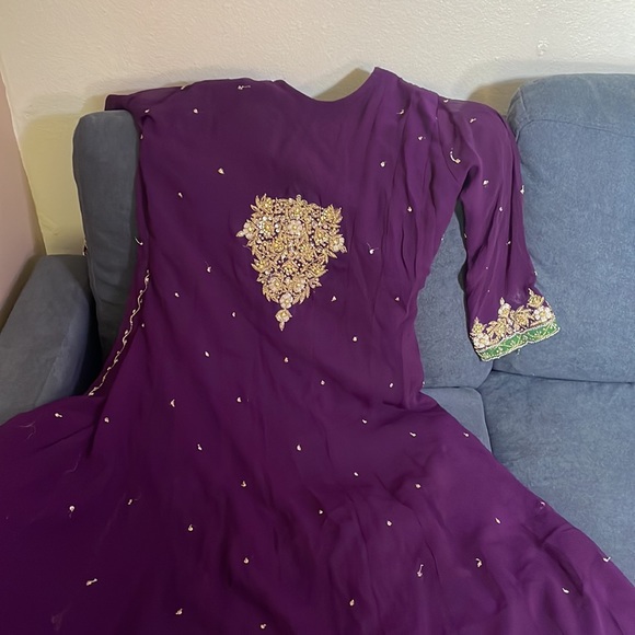 Pakistani Heavy embroidered dress - Picture 4 of 8